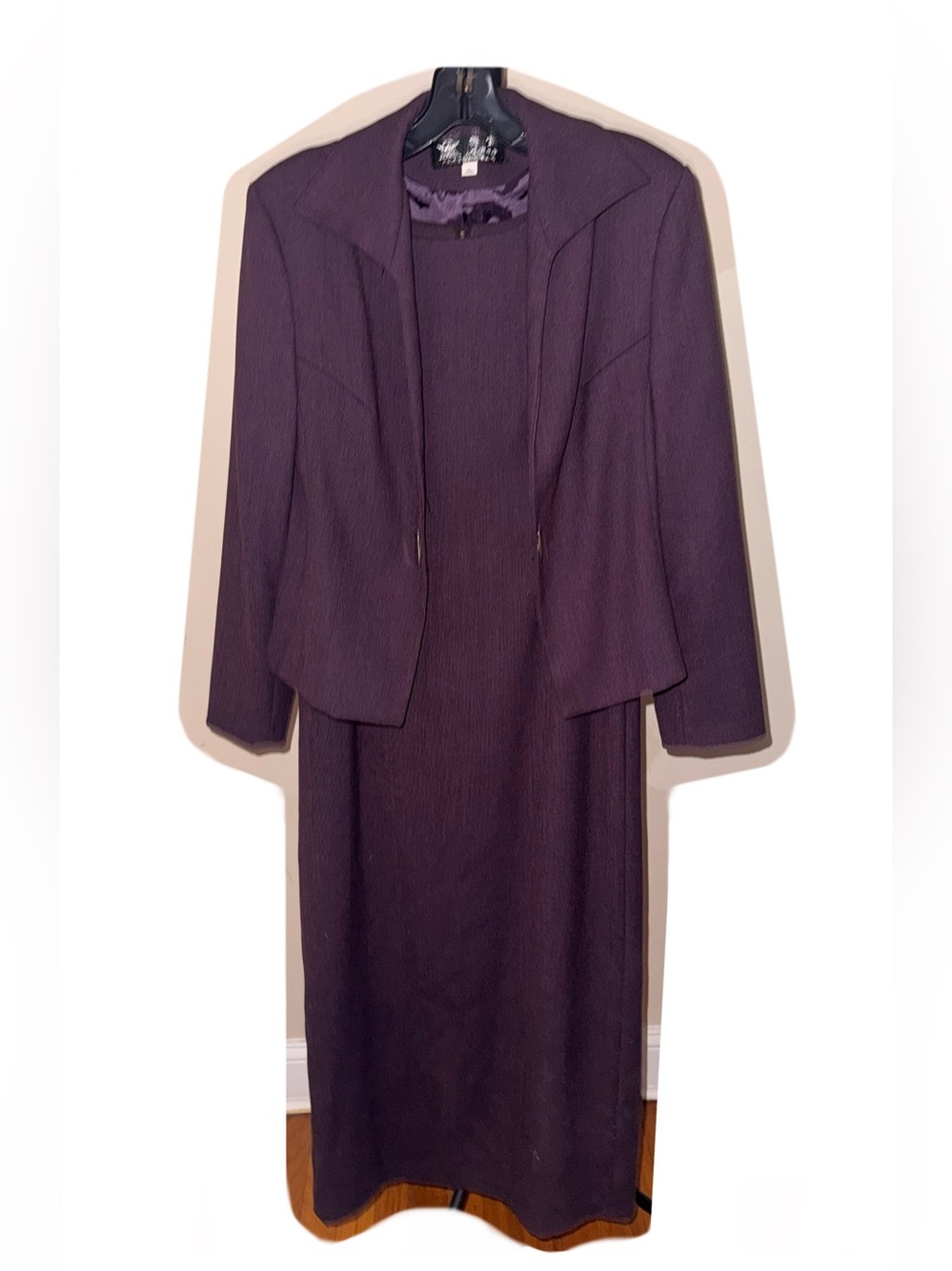 Set of Elegant Plum Dress and Blazer Suit - Picture 2 of 7